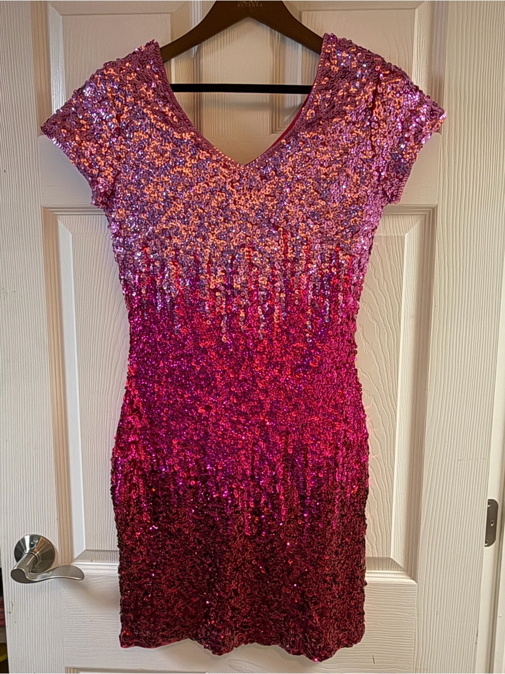 Sequin Ombre V-Neck Mini Dress in Pink (Size M)